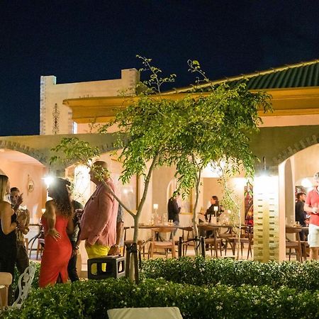 Monastery Suites Oranjestad Luaran gambar