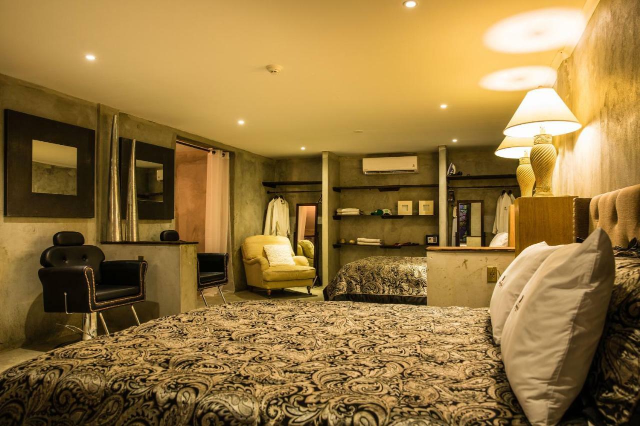 Monastery Suites Oranjestad Luaran gambar