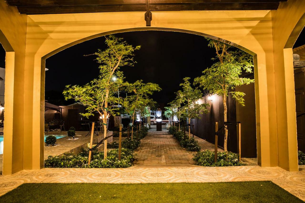 Monastery Suites Oranjestad Luaran gambar