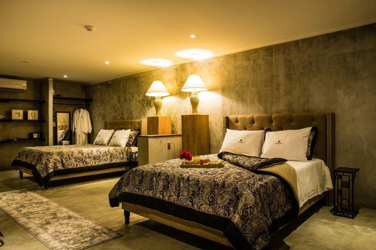 Monastery Suites Oranjestad Luaran gambar