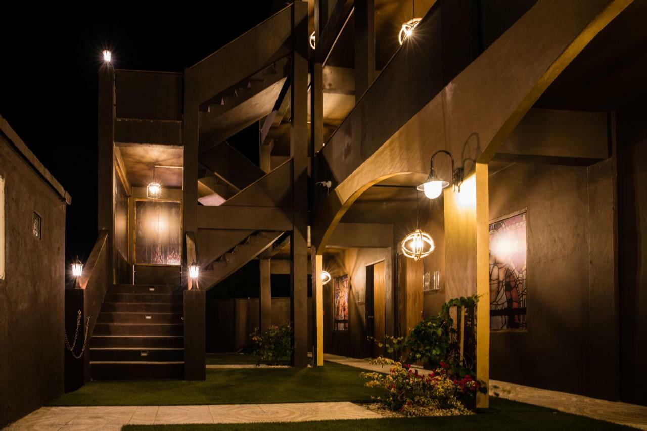 Monastery Suites Oranjestad Luaran gambar