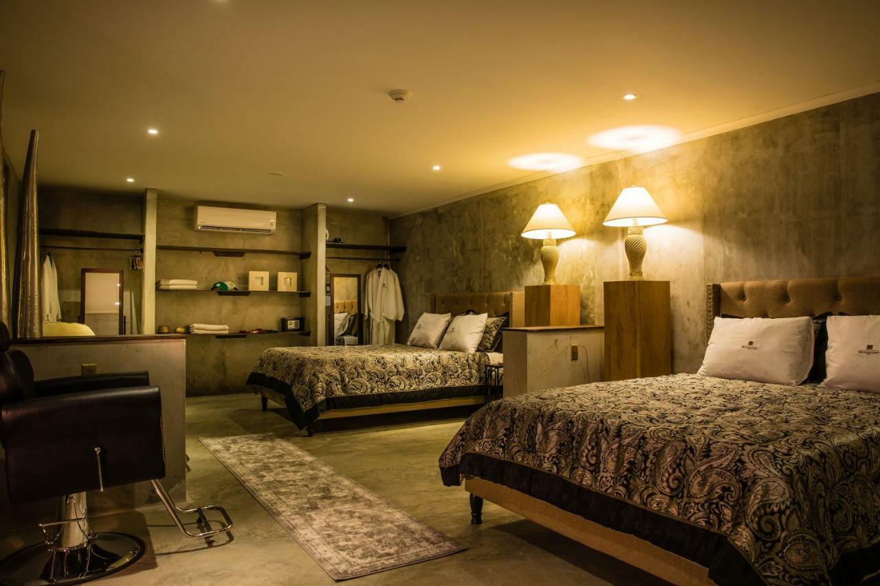 Monastery Suites Oranjestad Luaran gambar