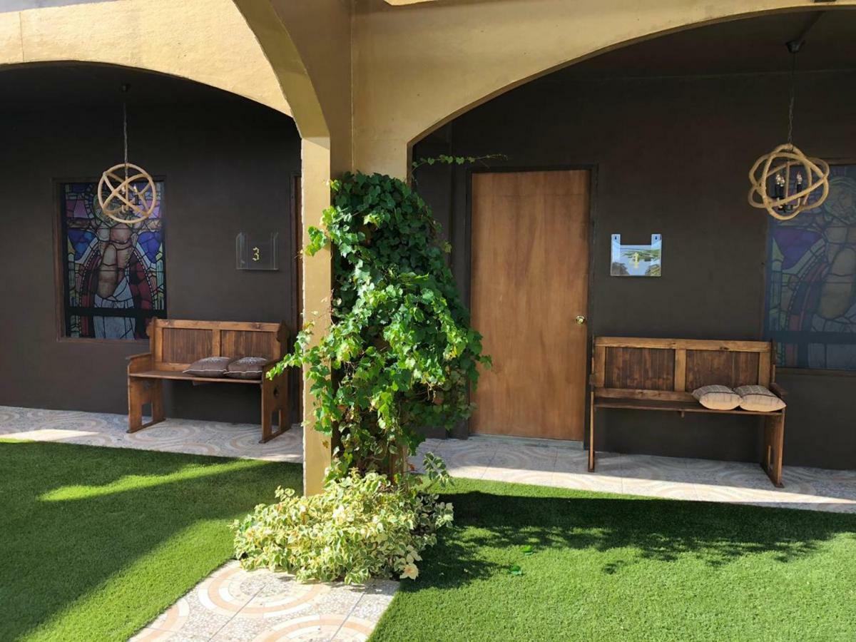 Monastery Suites Oranjestad Luaran gambar
