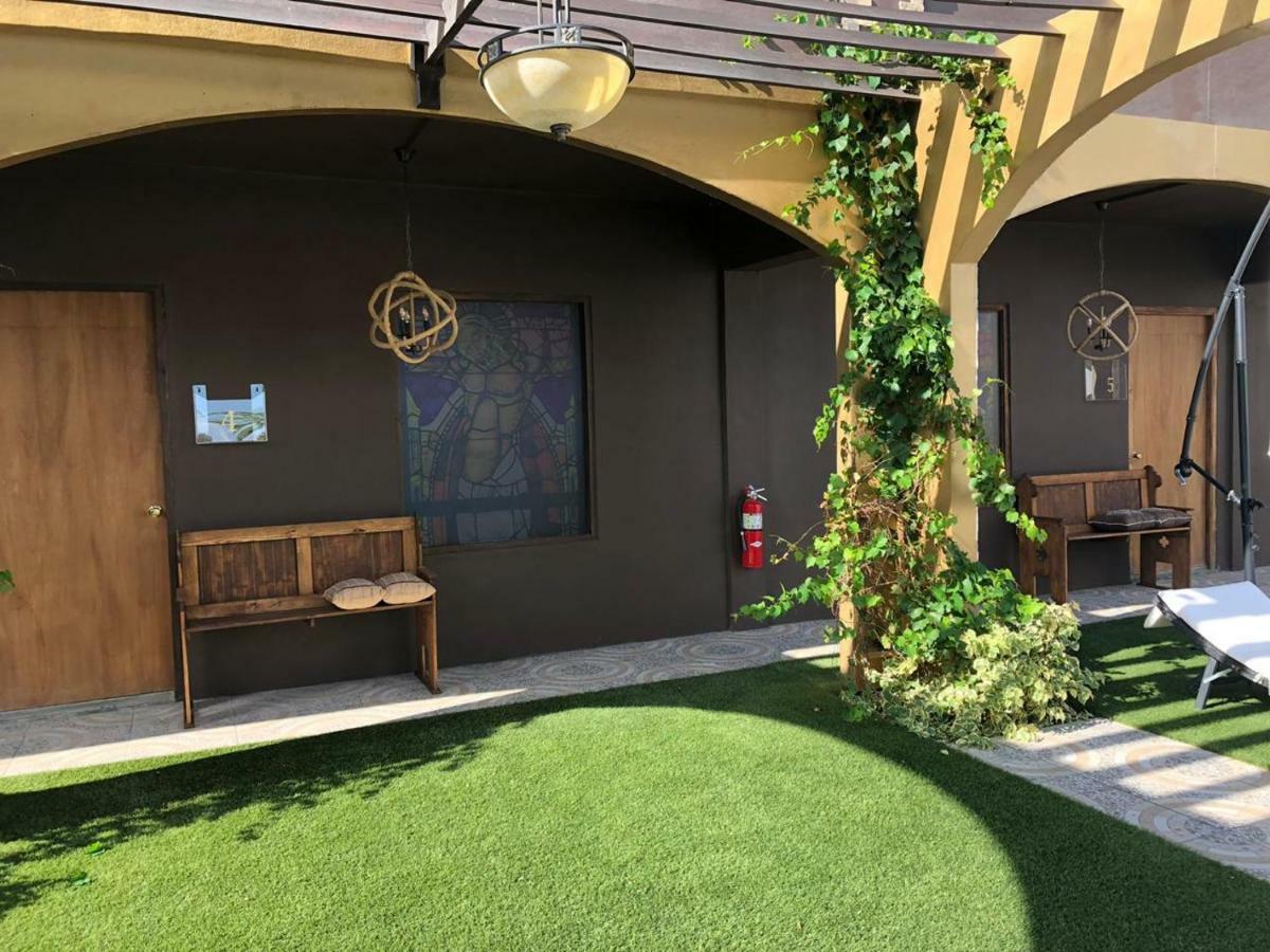 Monastery Suites Oranjestad Luaran gambar
