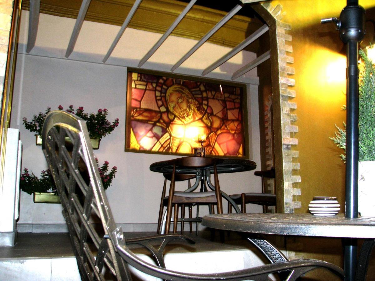Monastery Suites Oranjestad Luaran gambar