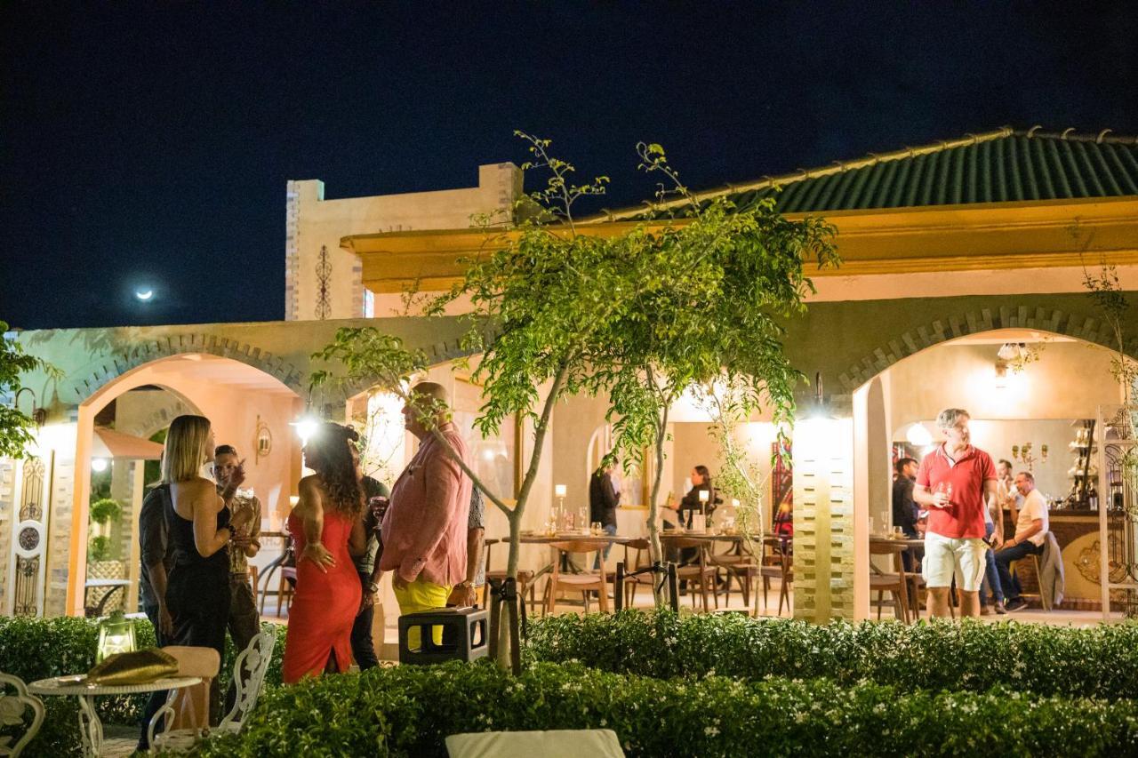 Monastery Suites Oranjestad Luaran gambar